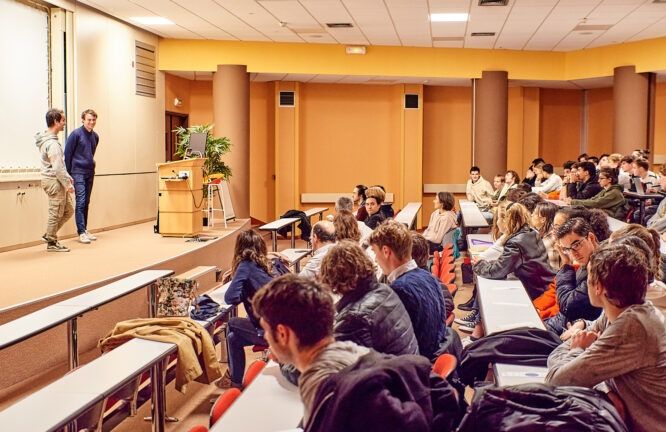 Alternate text to describe image