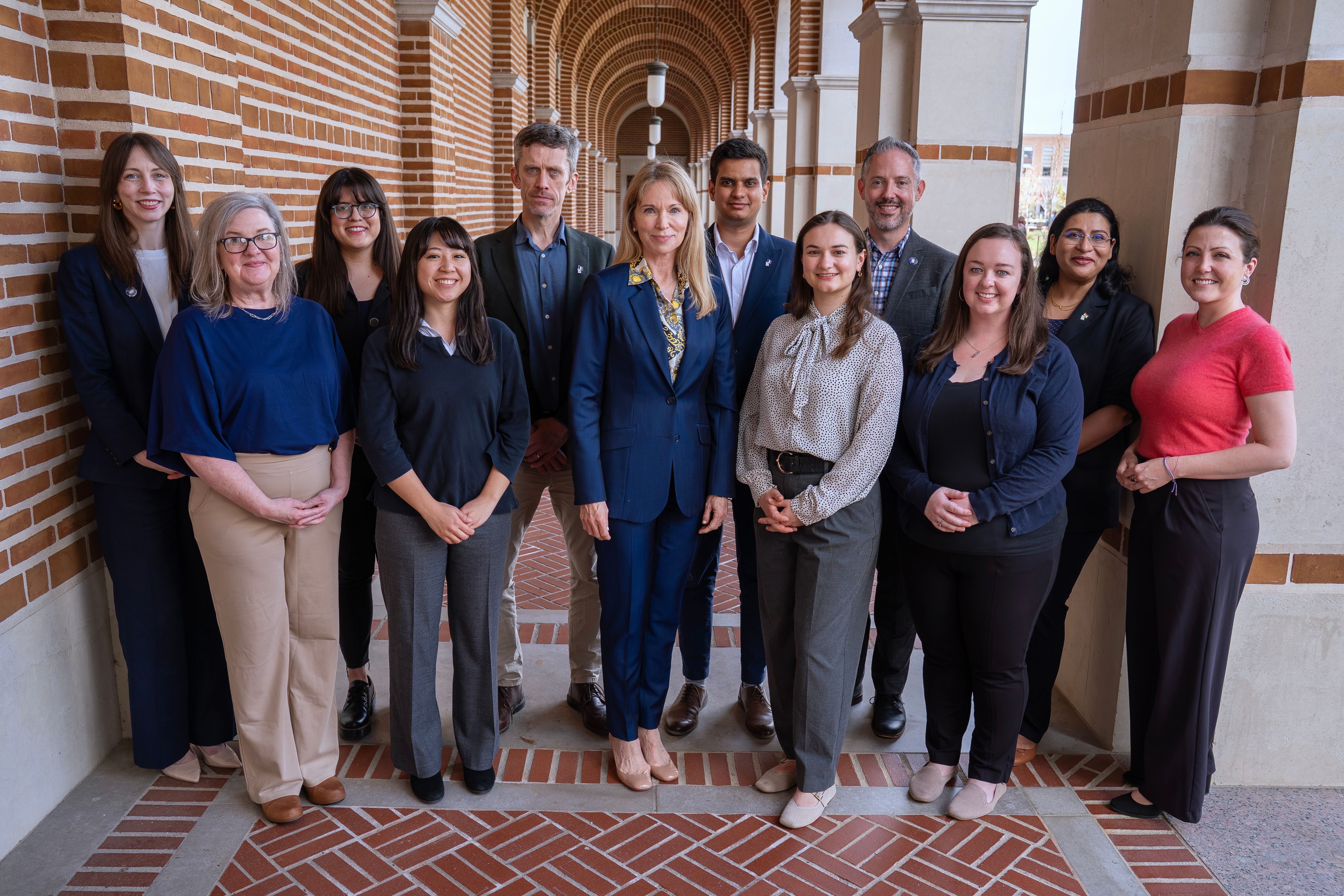 Alternate text to describe image