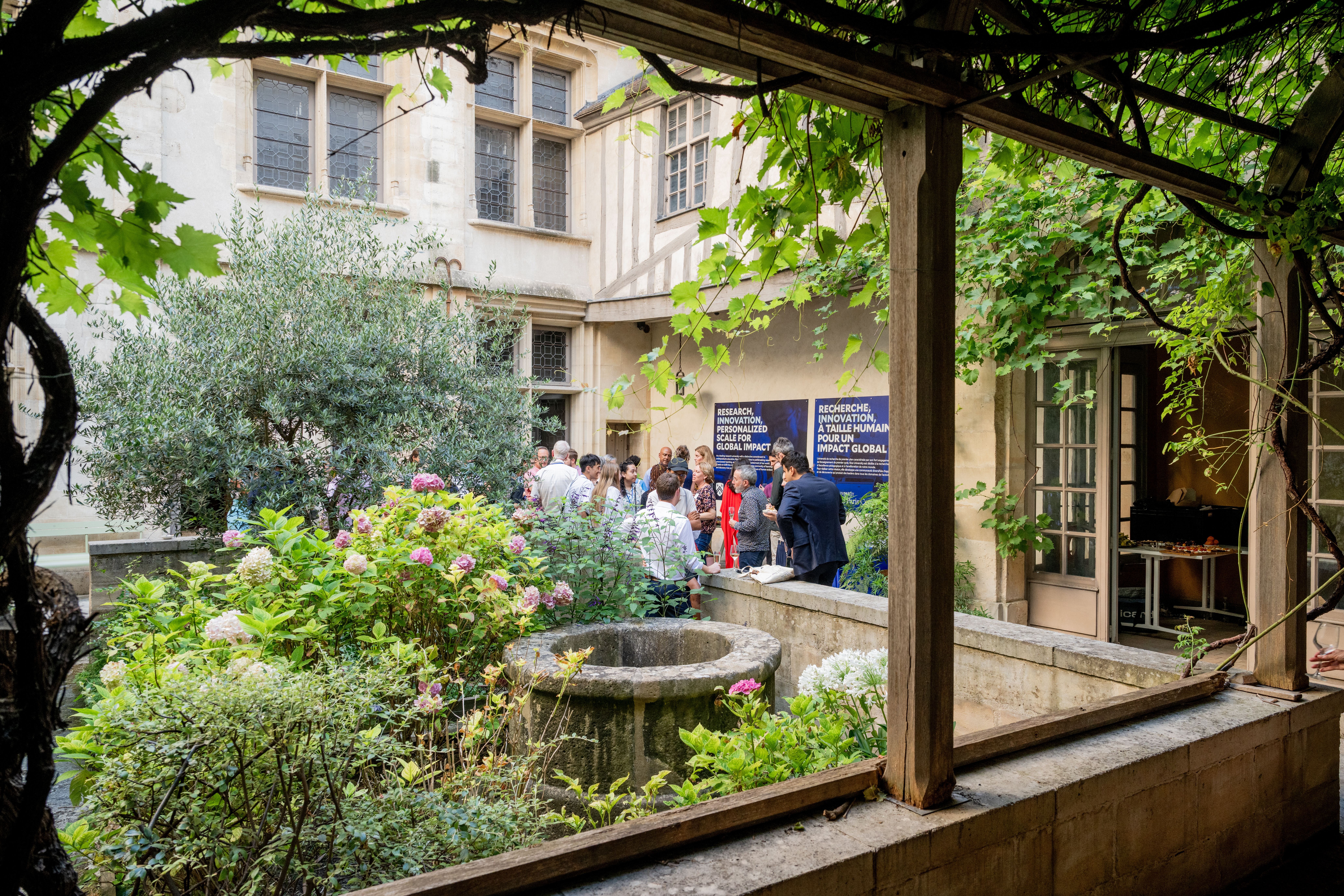 Alternate text to describe image